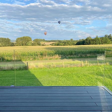 Stunning Modern Home Set In Beautiful Grounds. Bath Zewnętrze zdjęcie