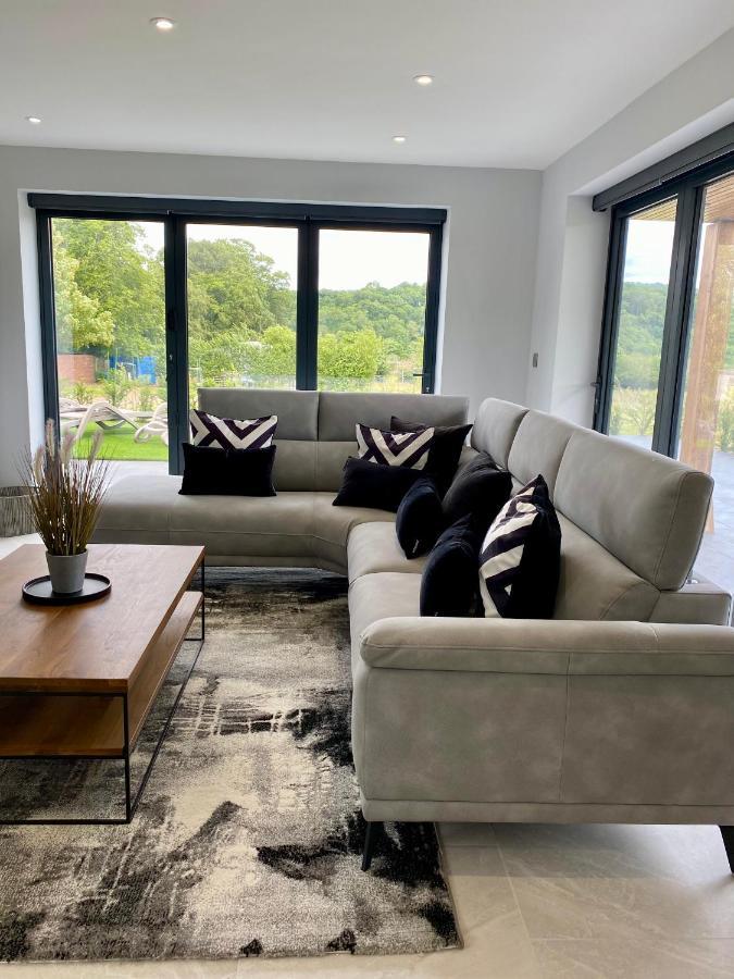 Stunning Modern Home Set In Beautiful Grounds. Bath Zewnętrze zdjęcie