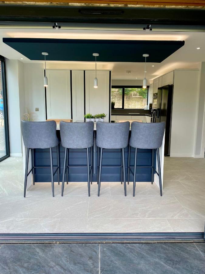 Stunning Modern Home Set In Beautiful Grounds. Bath Zewnętrze zdjęcie