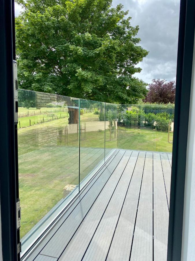 Stunning Modern Home Set In Beautiful Grounds. Bath Zewnętrze zdjęcie