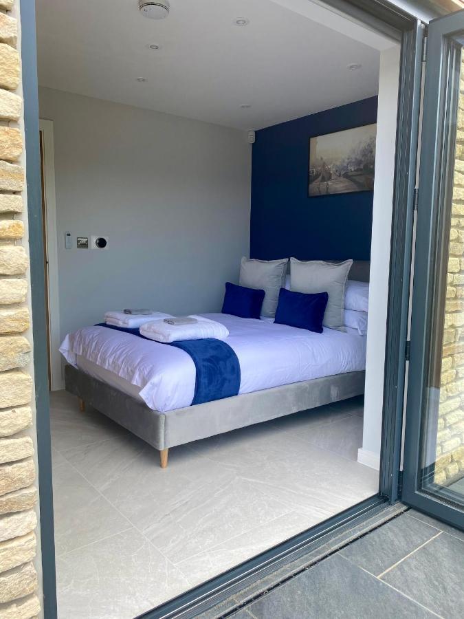 Stunning Modern Home Set In Beautiful Grounds. Bath Zewnętrze zdjęcie