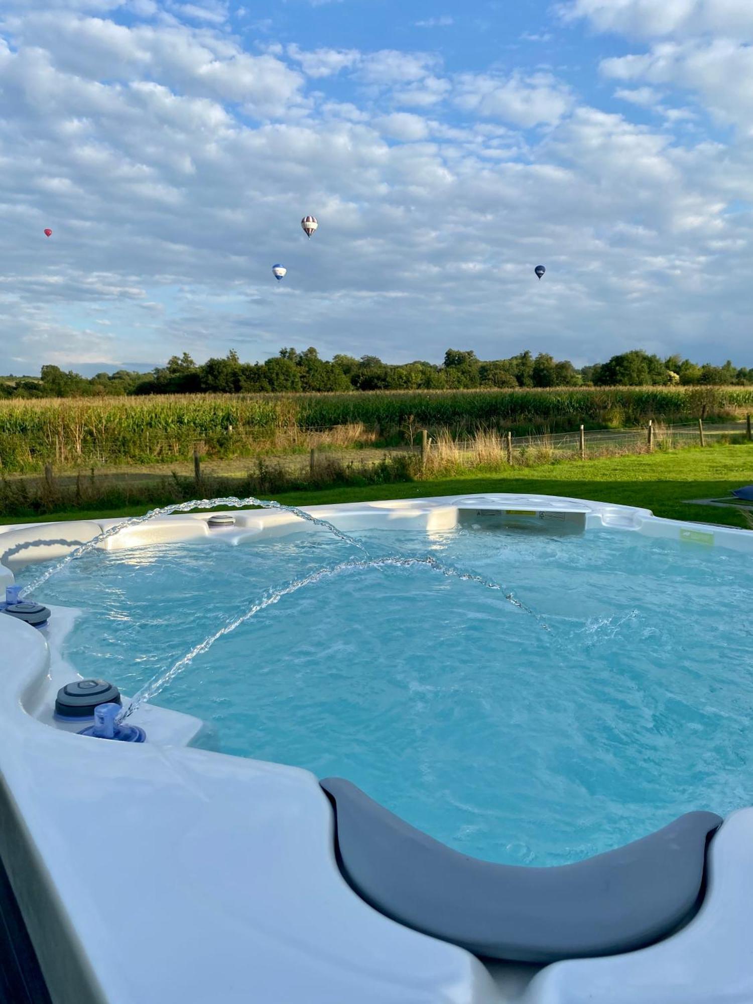 Stunning Modern Home Set In Beautiful Grounds. Bath Zewnętrze zdjęcie