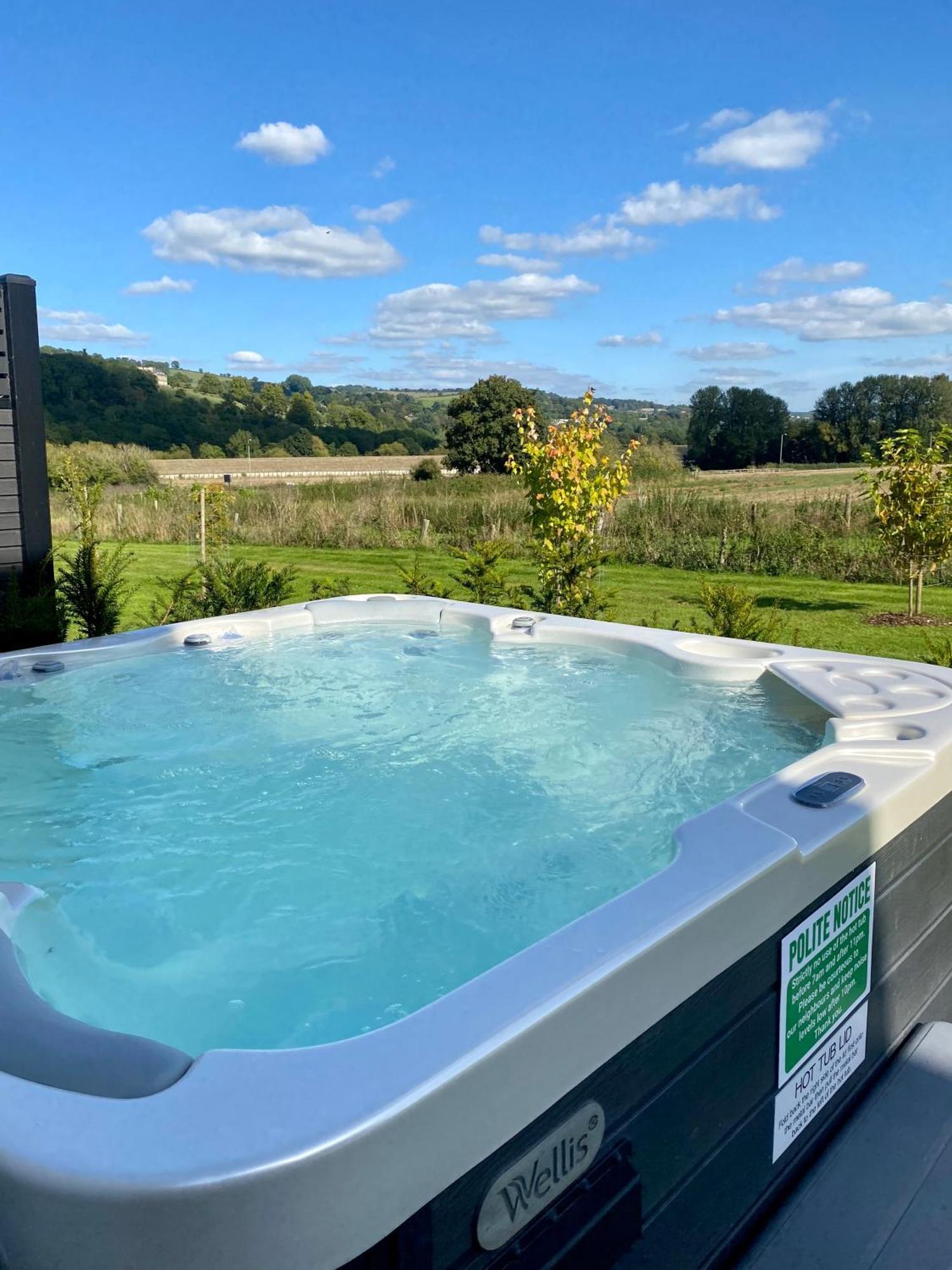 Stunning Modern Home Set In Beautiful Grounds. Bath Zewnętrze zdjęcie