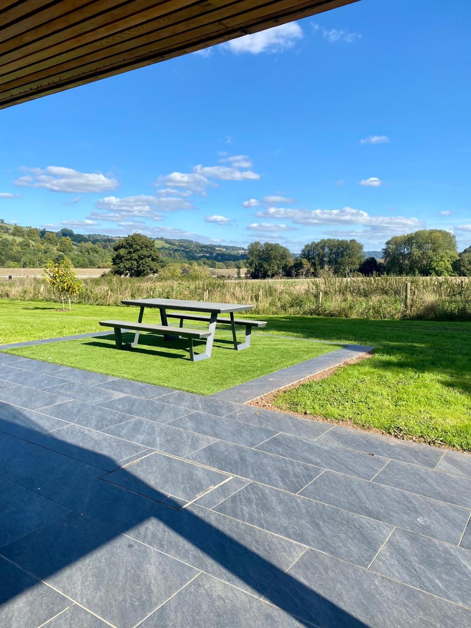 Stunning Modern Home Set In Beautiful Grounds. Bath Zewnętrze zdjęcie